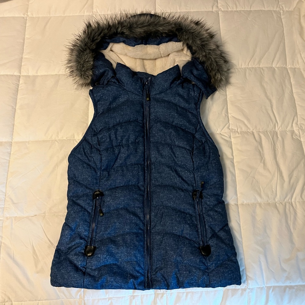 Green Tea puffer vest, soft lining, hooded, size small